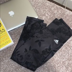 XS high rise never worn adidas capris!